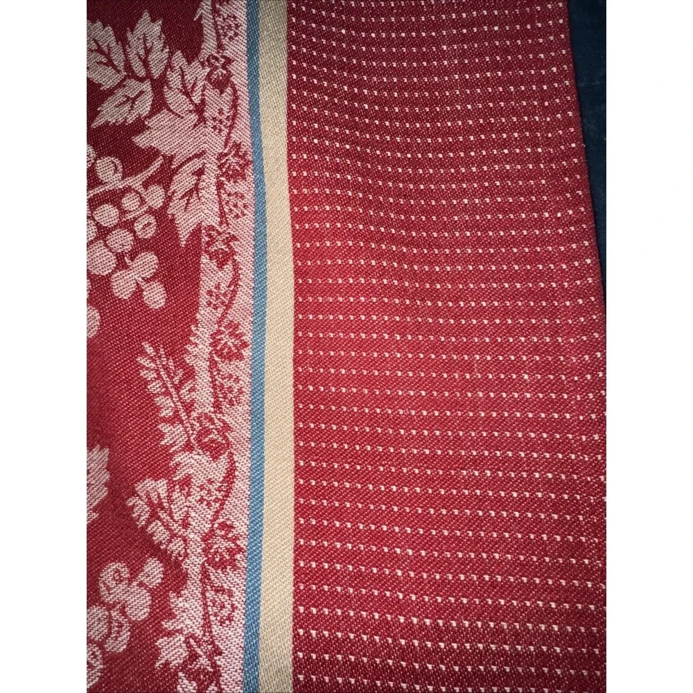 Vintage Martha Stewart Everyday Floral Red/white‎ Tablecloth69x52in